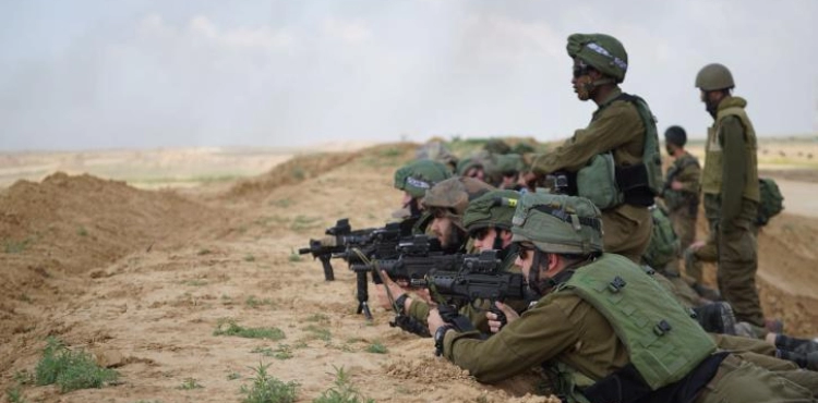 Occupation arrests a young man after he was wounded in southern Gaza