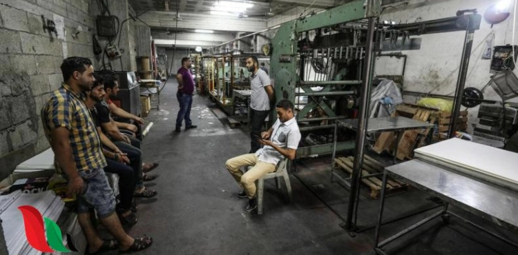 Federation of Industries: Close 520 factories and lay off thousands of workers in Gaza by 2019