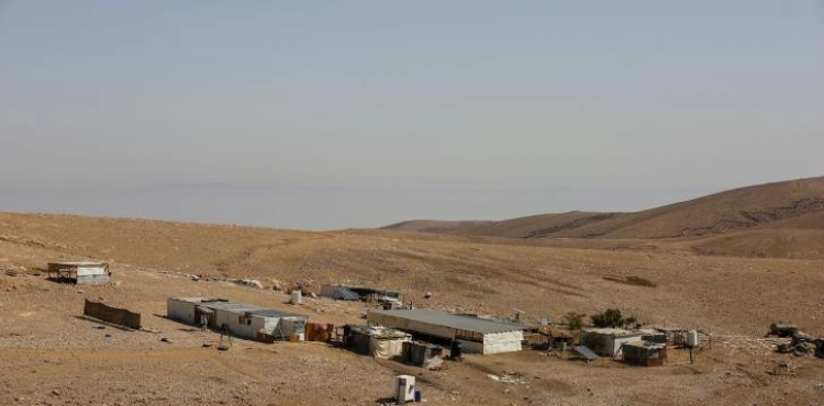 The occupation seizes 5 housing units in the Jerusalem Badia