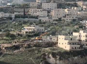 The occupation demolishes a house in Silwan