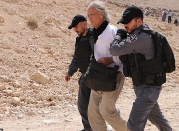 Israel expels French law professor Frank Roman for his solidarity with the Red Khan