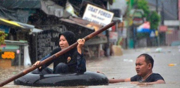 The death toll in Jakarta&acute;s floods and landslides has risen to 53