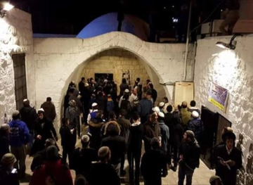 Injuries during hundreds of settlers storming Joseph&acute;s tomb in Nablus