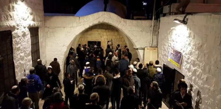 Injuries during hundreds of settlers storming Joseph&acute;s tomb in Nablus