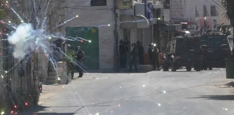 Cases of suffocation after the occupation forces targeted a mosque and houses with gas bombs in Beit Ummar