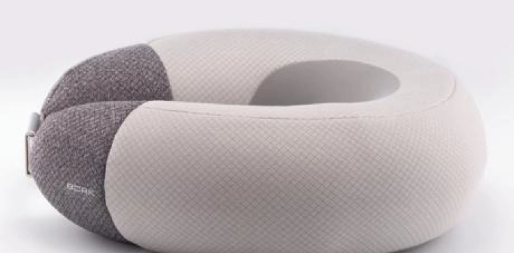 Unique pillow relieves neck pain