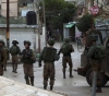 Occupation arrests 7 citizens in the West Bank