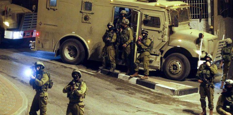 Occupation arrests two children in Qalqilya