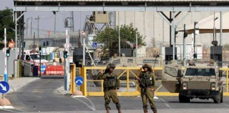 The occupation army imposes a comprehensive closure on the West Bank and the Gaza Strip