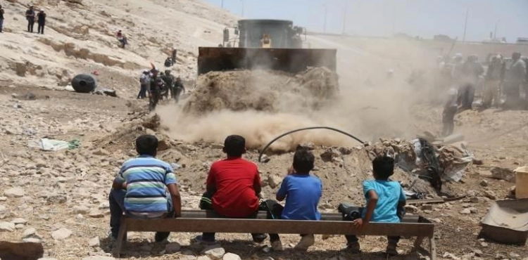 The occupation demands that the residents of the Red Khan demolish their homes with their hands.