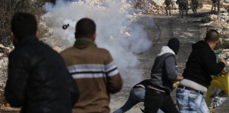 Suffocation suffocation in the Kafr Kaddoum weekly march