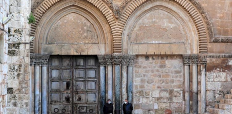 Christians celebrate Easter in their homes and the Pope calls for Corona&acute;s resistance to &quot;infection of hope&quot;
