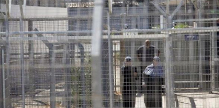 Ferwana: (40) Palestinian women prisoners are held in the prisons of the occupation