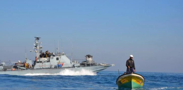 The occupation targets and chases fishermen off the Gaza Strip