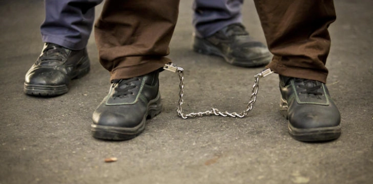 Prisoners of Palestine: 190 cases of detention during April, including 35 children, two women, and the death of a prisoner