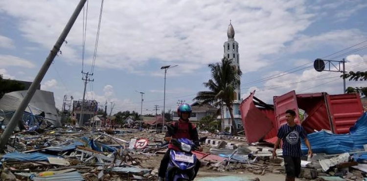 Earthquake and tsunami victims rise to 384 dead