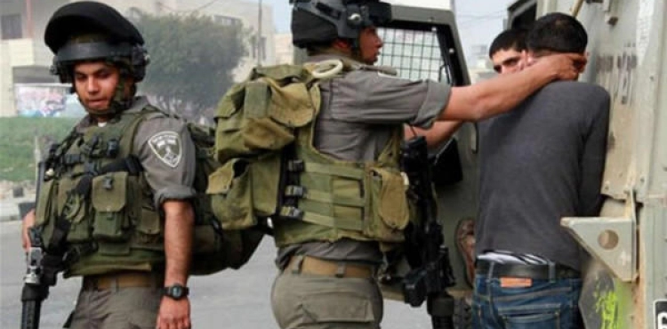 The occupation arrests two citizens from Hebron