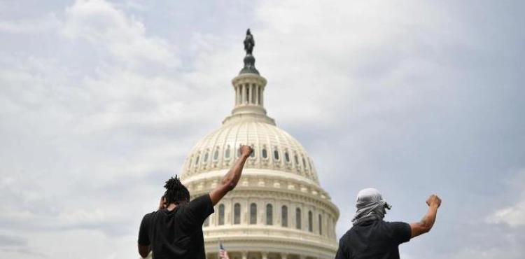 The US Secretary of Defense opposes deploying the military in cities to contain the protests