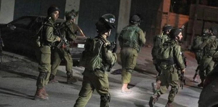 The occupation forces arrested 22 citizens, including two high school students