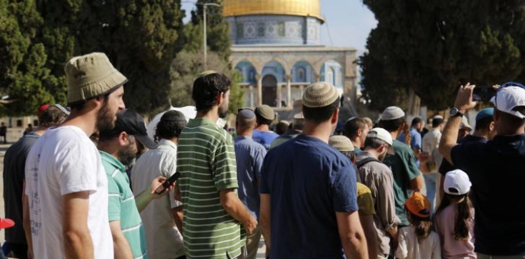 54 Settlers Storm Al-Aqsa mosque
