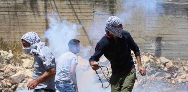 Two hit by live bullets and 8 in the metal during the suppression of the Kafr Qaddum march