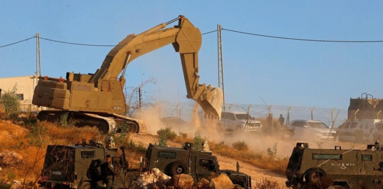 The occupation demolishes a house and a &quot;barracks&quot; in Jerusalem