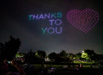Hundreds of &quot;Drone&quot; planes light up the Seoul sky and why?