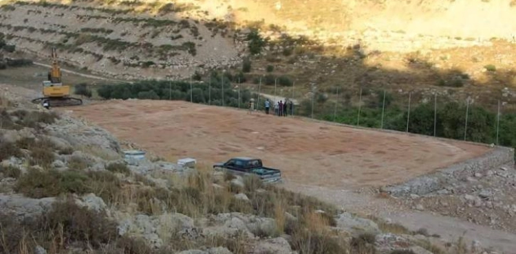 The occupation authorities confiscated 689 meters of the land of Qarawat Bani Hassan