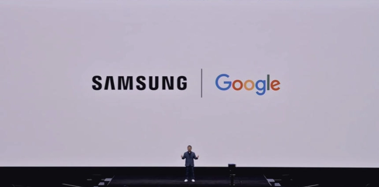 Google is negotiating to enhance the presence of its products on Samsung phones