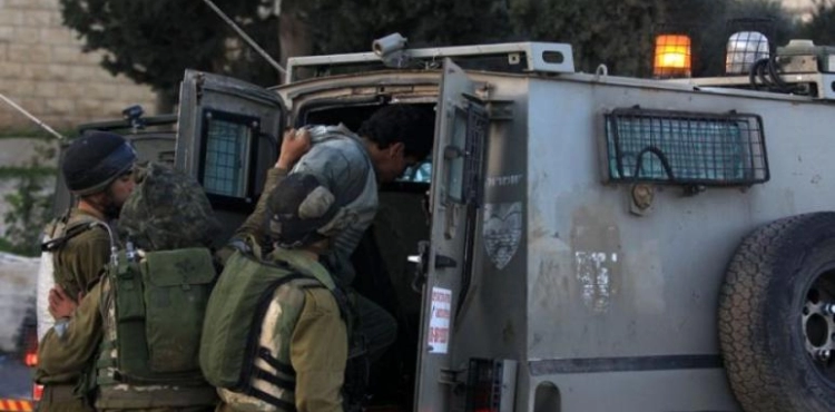 The occupation forces arrest three boys, who worshiped southwest of Jenin