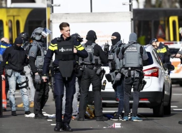 German gunman shot dead by police in Amsterdam