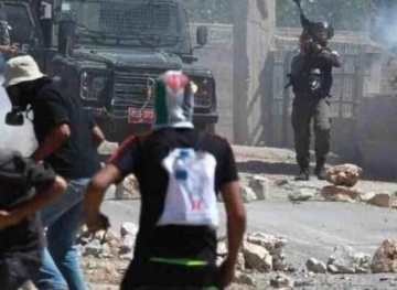 Clashes break out near the northern crossing in Qalqilya