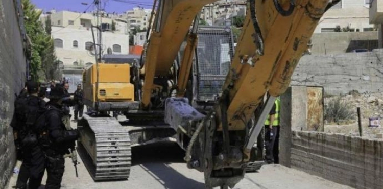 The occupation is notified of the demolition of two residential buildings in Valley &quot;Hummus&quot; northeast of Bethlehem