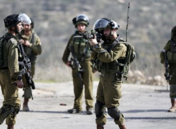 A young man was wounded by Israeli bullets at Barta&acute;a checkpoint