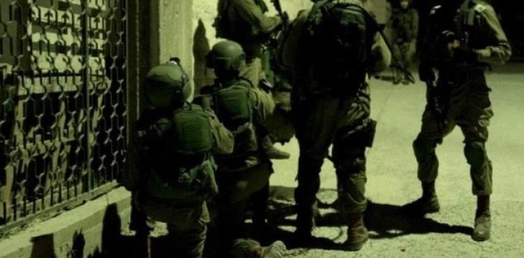 The occupation arrested 4 citizens from the West Bank