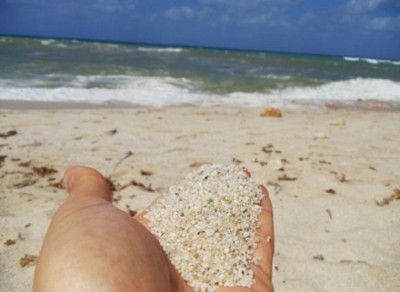 A thousand euros is a fine for a Frenchman who seized sand from the beaches of Sardinia