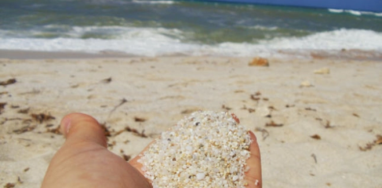 A thousand euros is a fine for a Frenchman who seized sand from the beaches of Sardinia