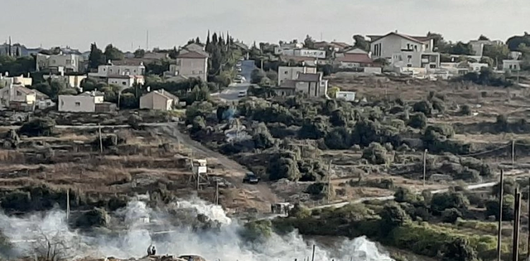 A boy was wounded and dozens of suffocated, in confrontations with the occupation in Beit Ummar