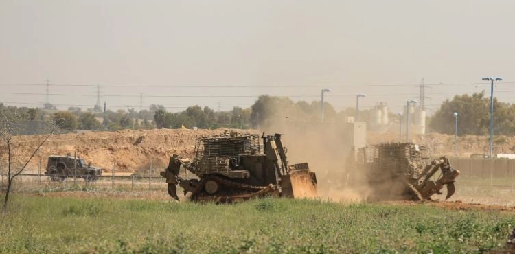 Gaza: Israeli incursion and shooting at farmers and fishermen