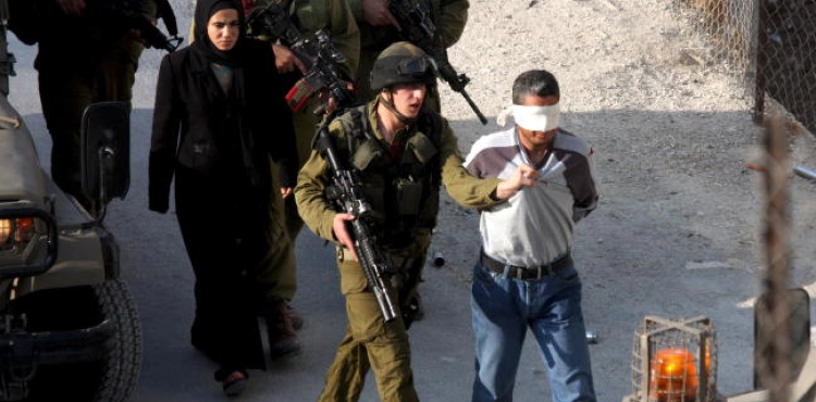 Occupation arrests 12 West Bank Citizens