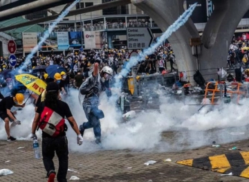 Washington imposes sanctions on 14 Chinese officials over the repression in Hong Kong