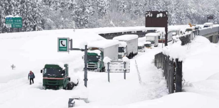 A father and daughter die in heavy snow in northern Japan