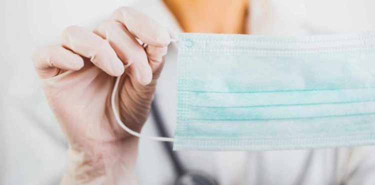 17 deaths and 1,704 new infections in Corona