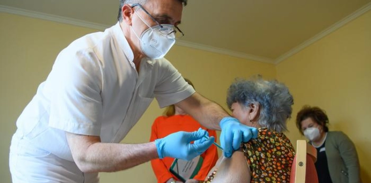 The European Union begins its campaign to vaccinate its population against Covid-19