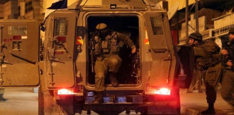 10 citizens were arrested at dawn