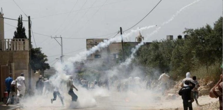 Clashes after storming and closing Iraq Burin