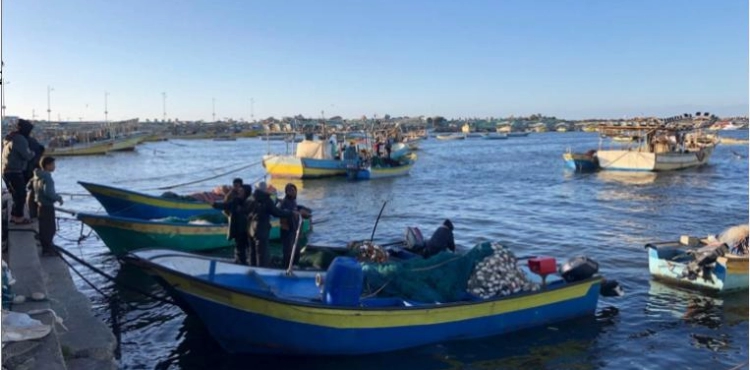18 injuries and 9 arrests ... 320 violations against Gaza fishermen during 2020
