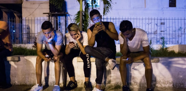 The mobile internet is a new revolution in Cuba
