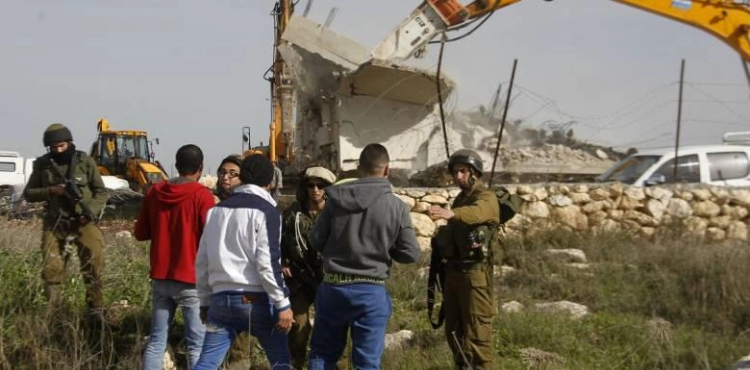 Israeli bulldozers demolish house in Anata