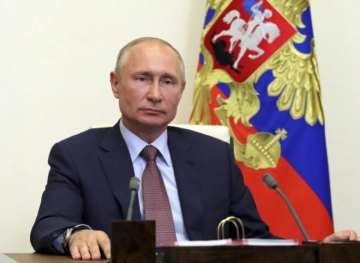 Putin signs the extension of the Russian-American New START treaty
